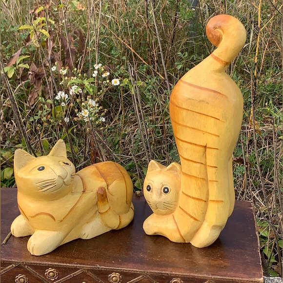 Set of 2 Artisan Folk Art Carved Solid Wooden Vintage Striped Cat Figurines - Picture 2 of 16